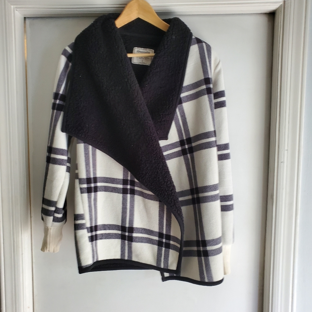 Warm sweater wrap size s